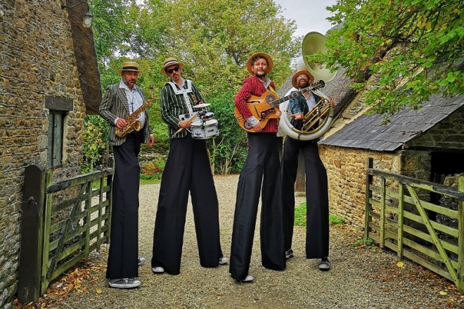 Promo The Ten Foot Troubadours Stilt Walking Band East Sussex