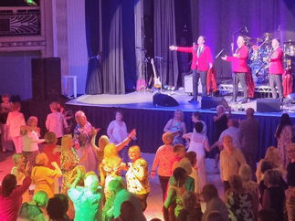 Promo The Three Seasons Tribute Act South Lanarkshire