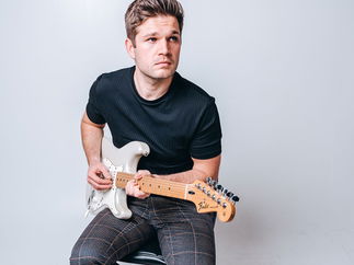 Promo Tom B Singer Guitarist Hampshire