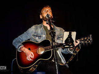 Promo Tom Horts Singer Guitarist Lancashire