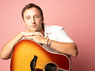 Promo Tom Wadd Singer Guitarist Oxfordshire