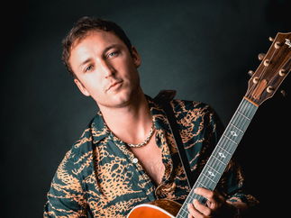 Promo Tom Wadd Singer Guitarist Oxfordshire