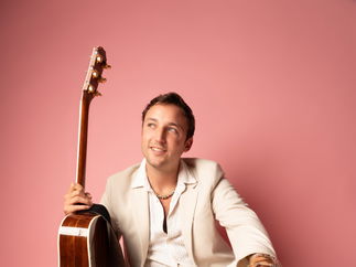 Promo Tom Wadd Singer Guitarist Oxfordshire