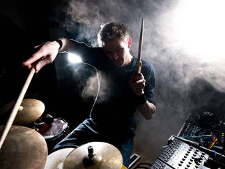 Promo Tones And The Beat Live Vocal, Drum and DJ Duo Surrey