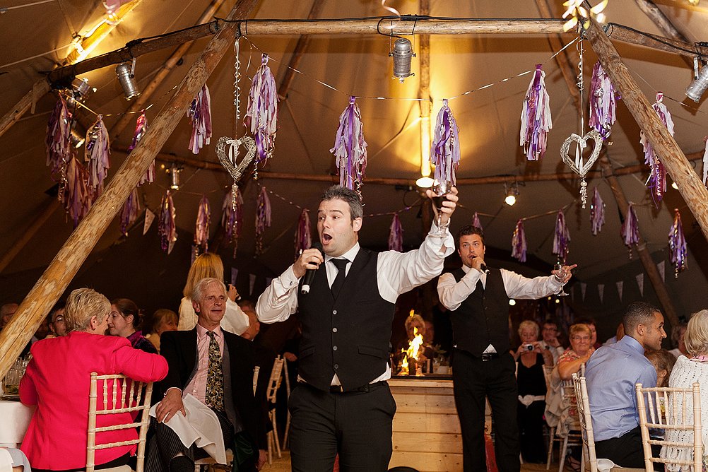 Promo Totally Spontaneous Singing Waiter Hertfordshire