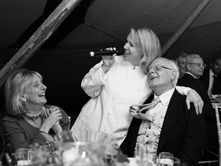 Promo Totally Spontaneous Singing Waiter Hertfordshire