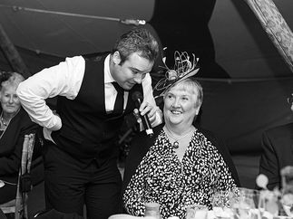 Promo Totally Spontaneous Singing Waiter Hertfordshire