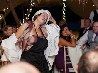 Promo Totally Spontaneous Singing Waiter Hertfordshire