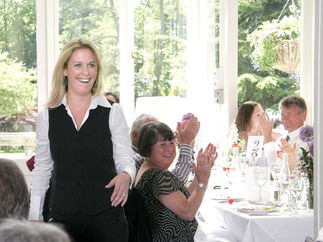 Promo Totally Spontaneous Singing Waiter Hertfordshire