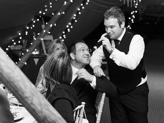 Promo Totally Spontaneous Singing Waiter Hertfordshire