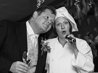 Promo Totally Spontaneous Singing Waiter Hertfordshire