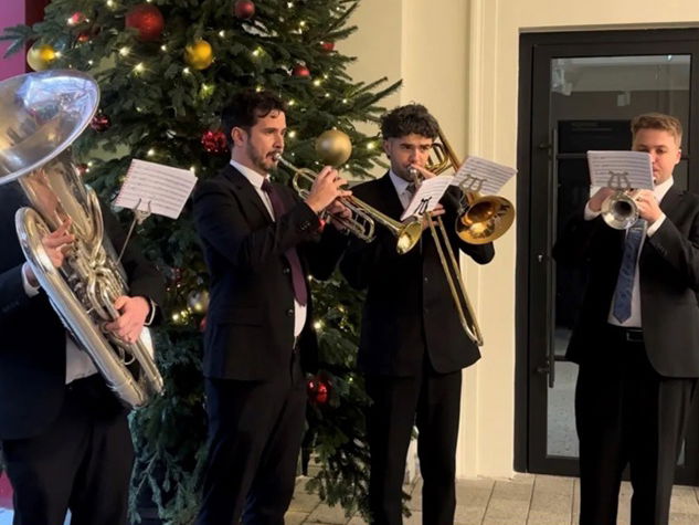 artists similar to Deck the Brass