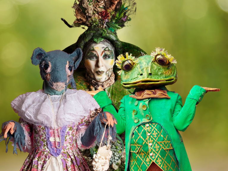 artists similar to Magical Living Statues