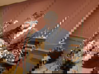 Promo Leo Jackson Singer Guitarist Surrey