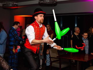 Promo Mardi Gras Circus Circus Performer Lancashire