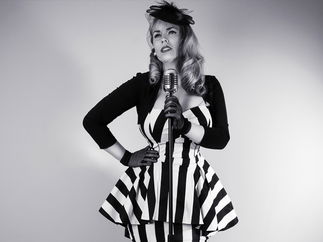 Promo Vintage Lianna Vintage 50s/60s Singer West Sussex