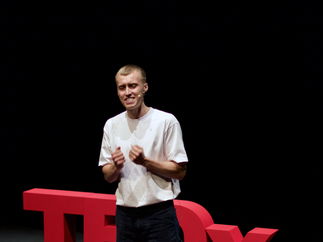 Promo Zavier Coyne Gen Z Workplace Keynote Speaker, Advisor & Coach London