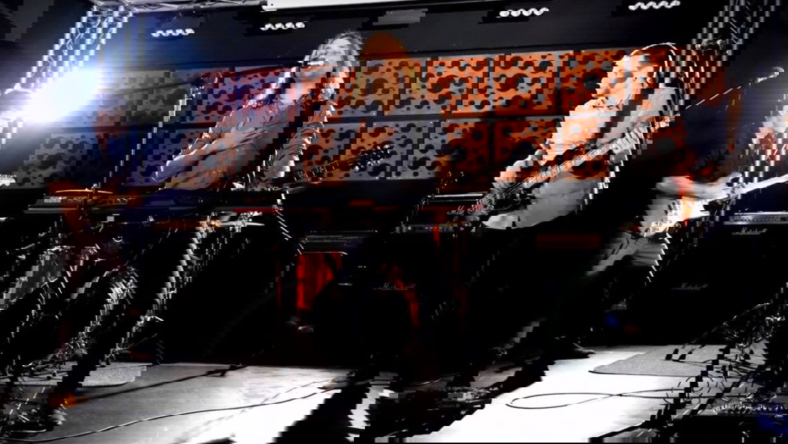 shut up and give it to me rock song shut up and give it to me rock song