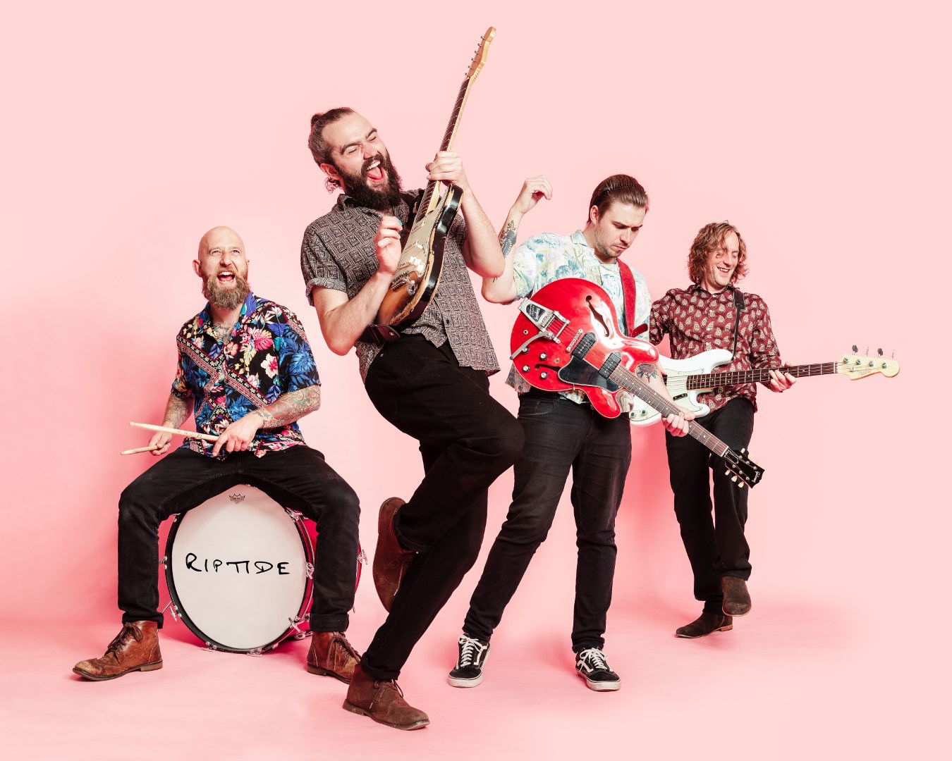 4 piece wedding bands are most popular