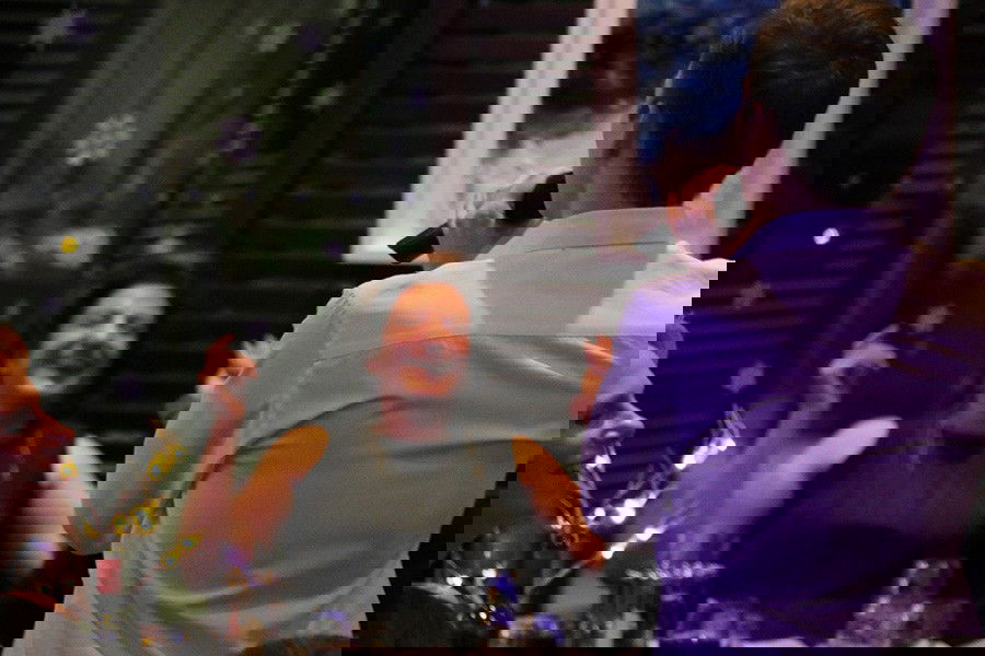 5 Great Reasons To Hire Singing Waiters