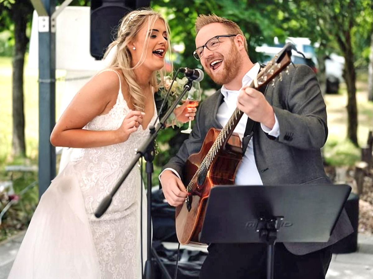 hire a wedding guitarist