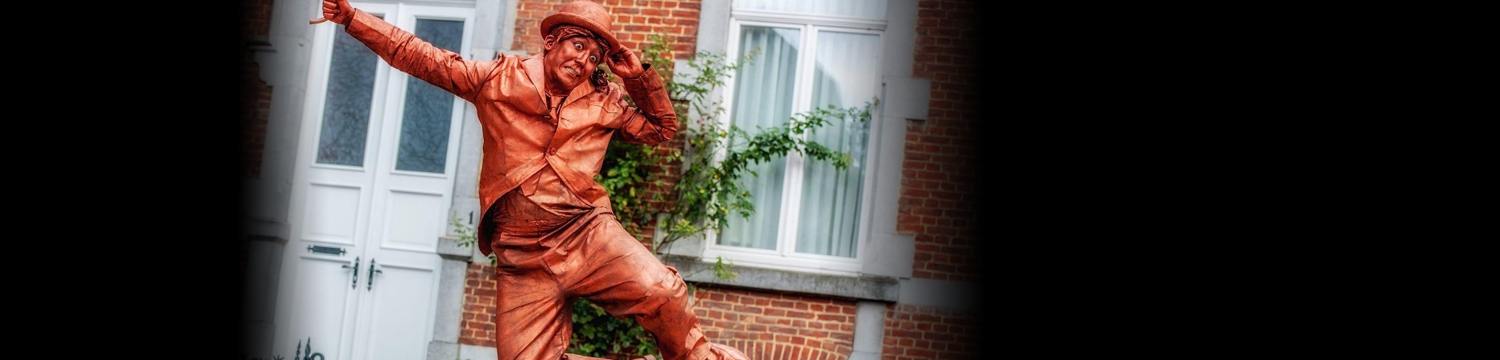 artists similar to charlie chaplin living statue