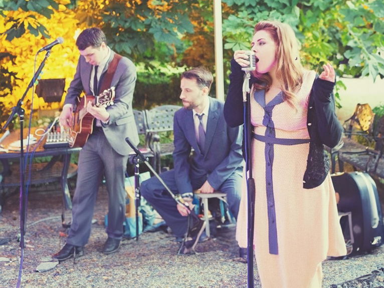 summer garden party entertainment ideas