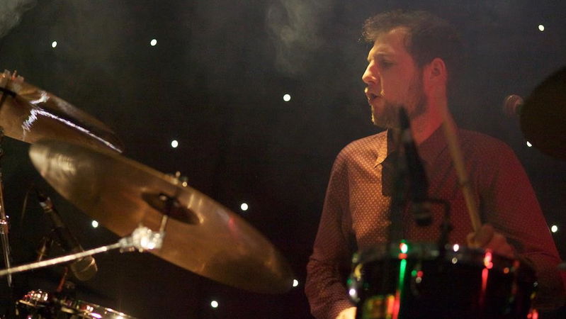 Hipster Thommy on drums