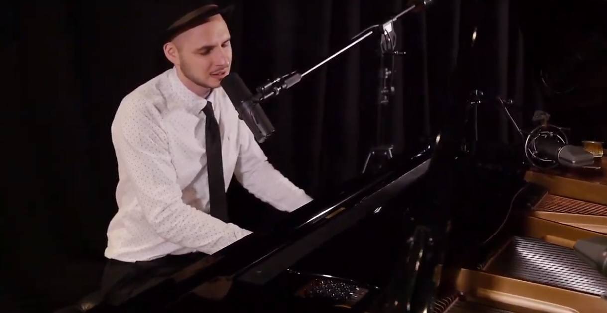 Jon Andrews Singer/Pianist London Alive Network