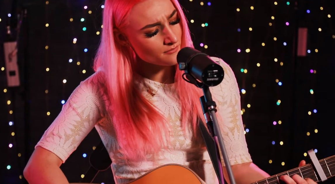 Bethany Amelia | Singer-Guitarist Essex | Alive Network