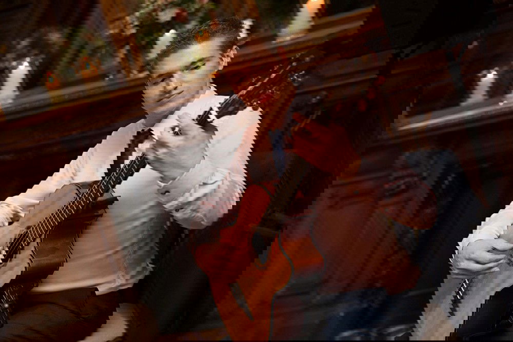 Top 10 Classical Guitarists For Weddings In 2016