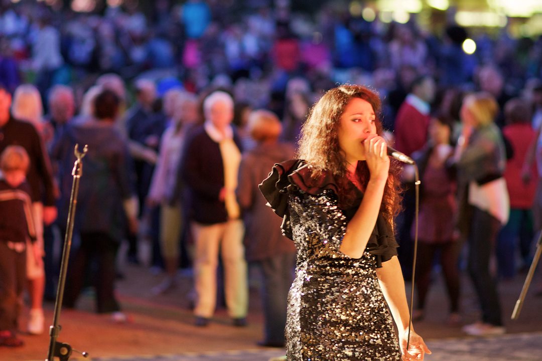 Alive Network Books Truly Authentic Motown Band For Trentham Gardens Hot Summer Saturday Dates