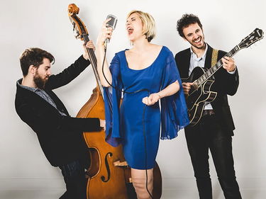 Book Live Solo Singers & Music Duos for Hire - Alive Network