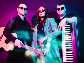 Book Live Solo Singers & Music Duos for Hire - Alive Network