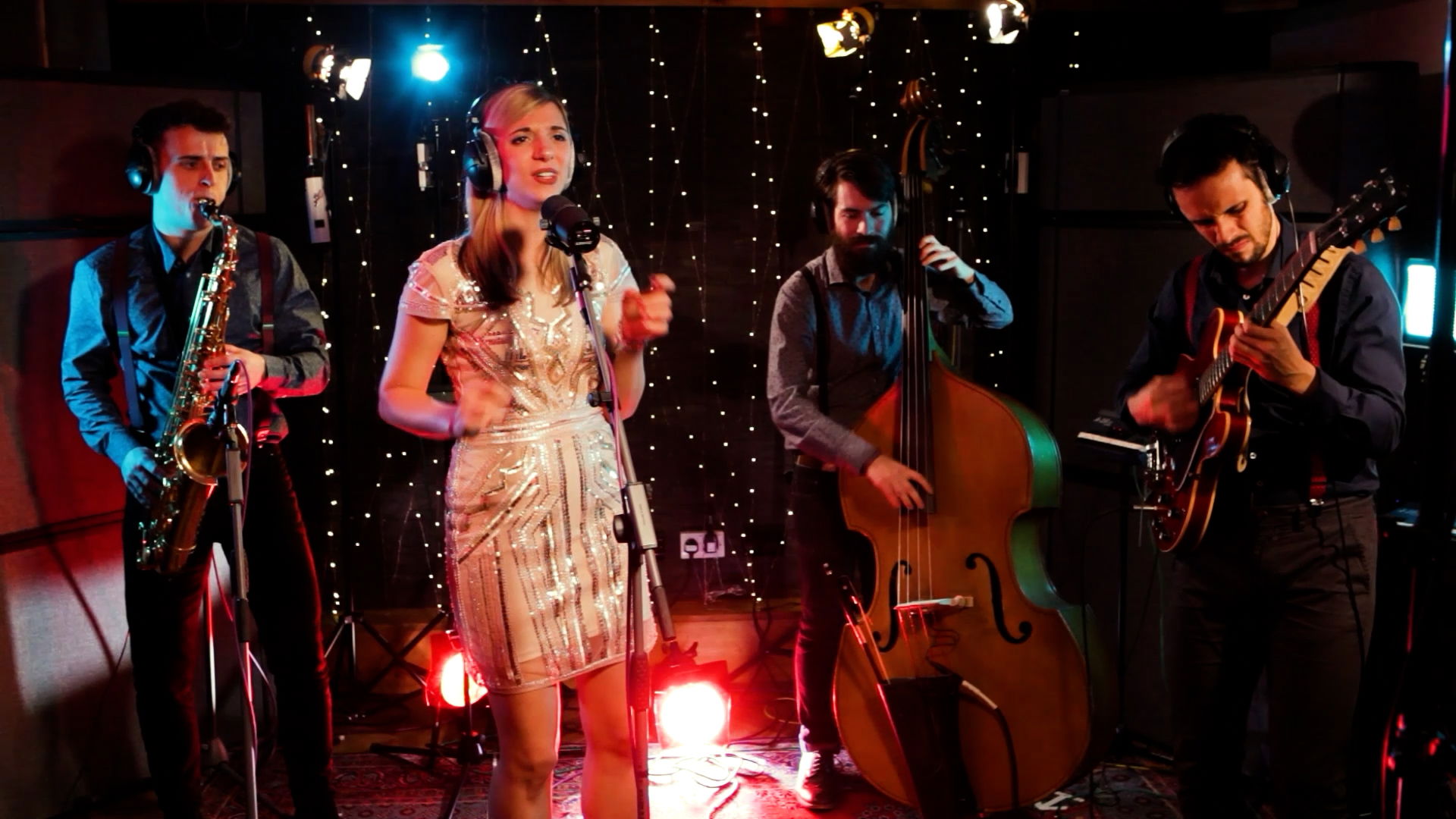 Video The Futuristic Gramophones  London