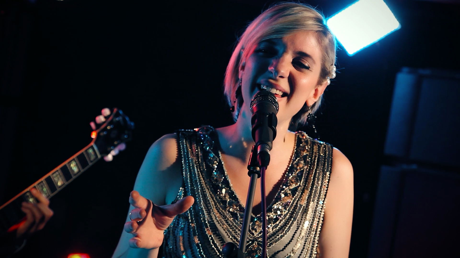 Video The Futuristic Gramophones  London