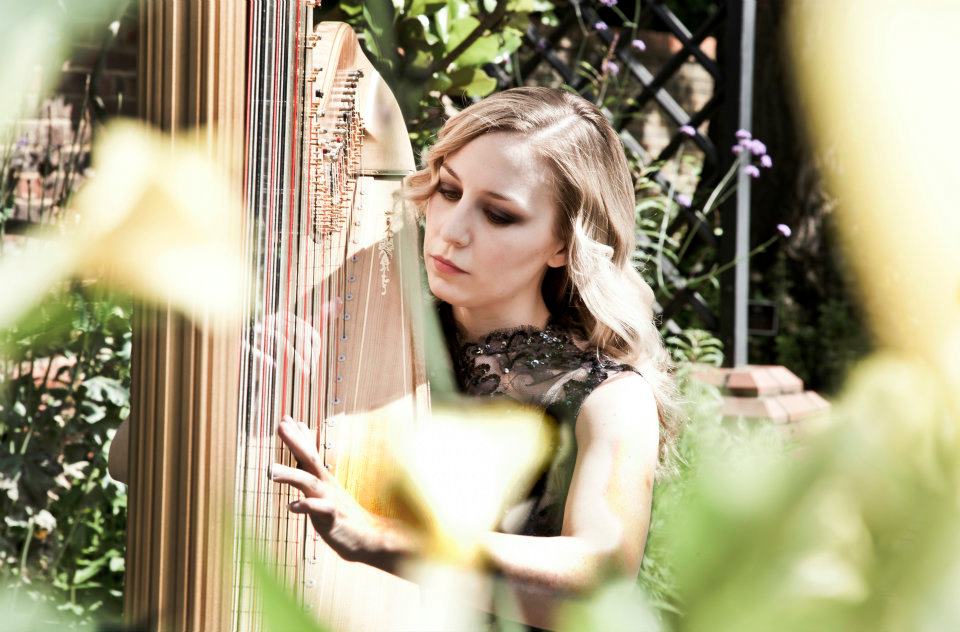 Top 10 Harpists For Hire 2016