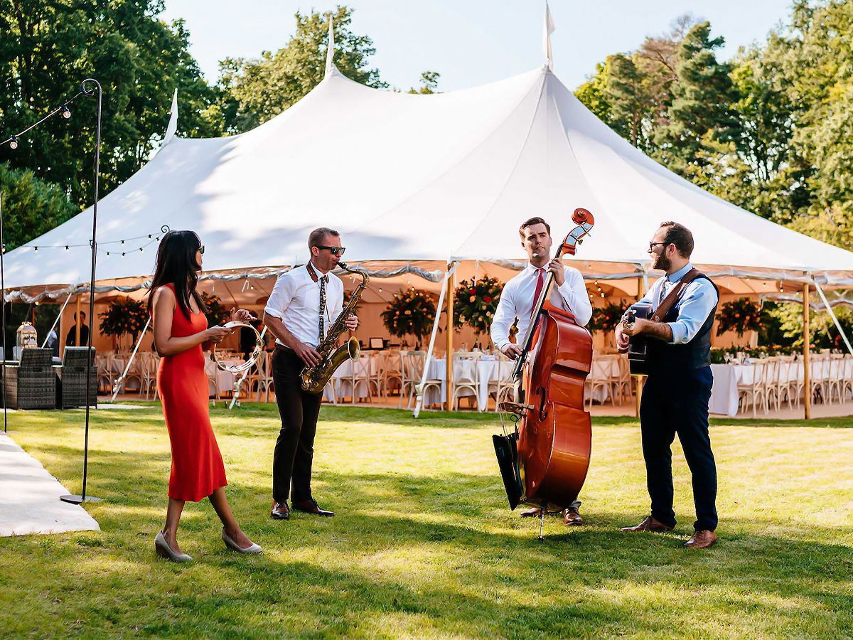 Wedding band booking on the day tips and advice