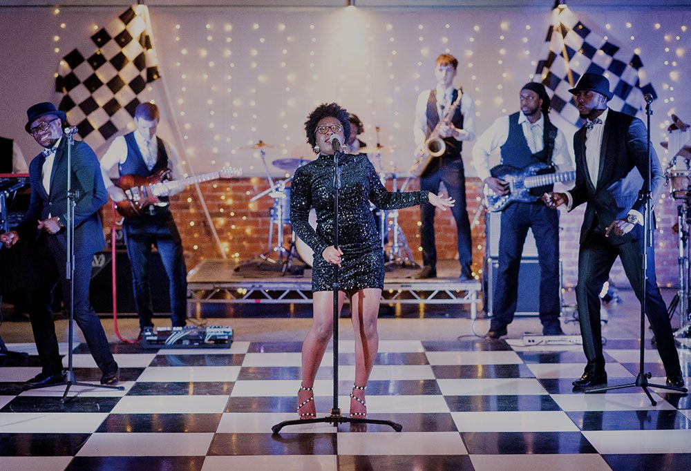 Wedding band with male and female vocals