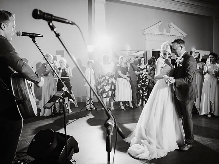 hire wedding bands Nottingham and Nottinghamshire